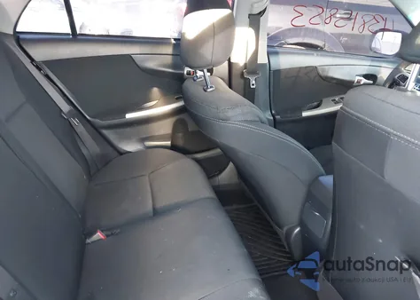 2013 Toyota Corolla S z USA, uszkodzony, nr VIN 2T1BU4EEXDC102801